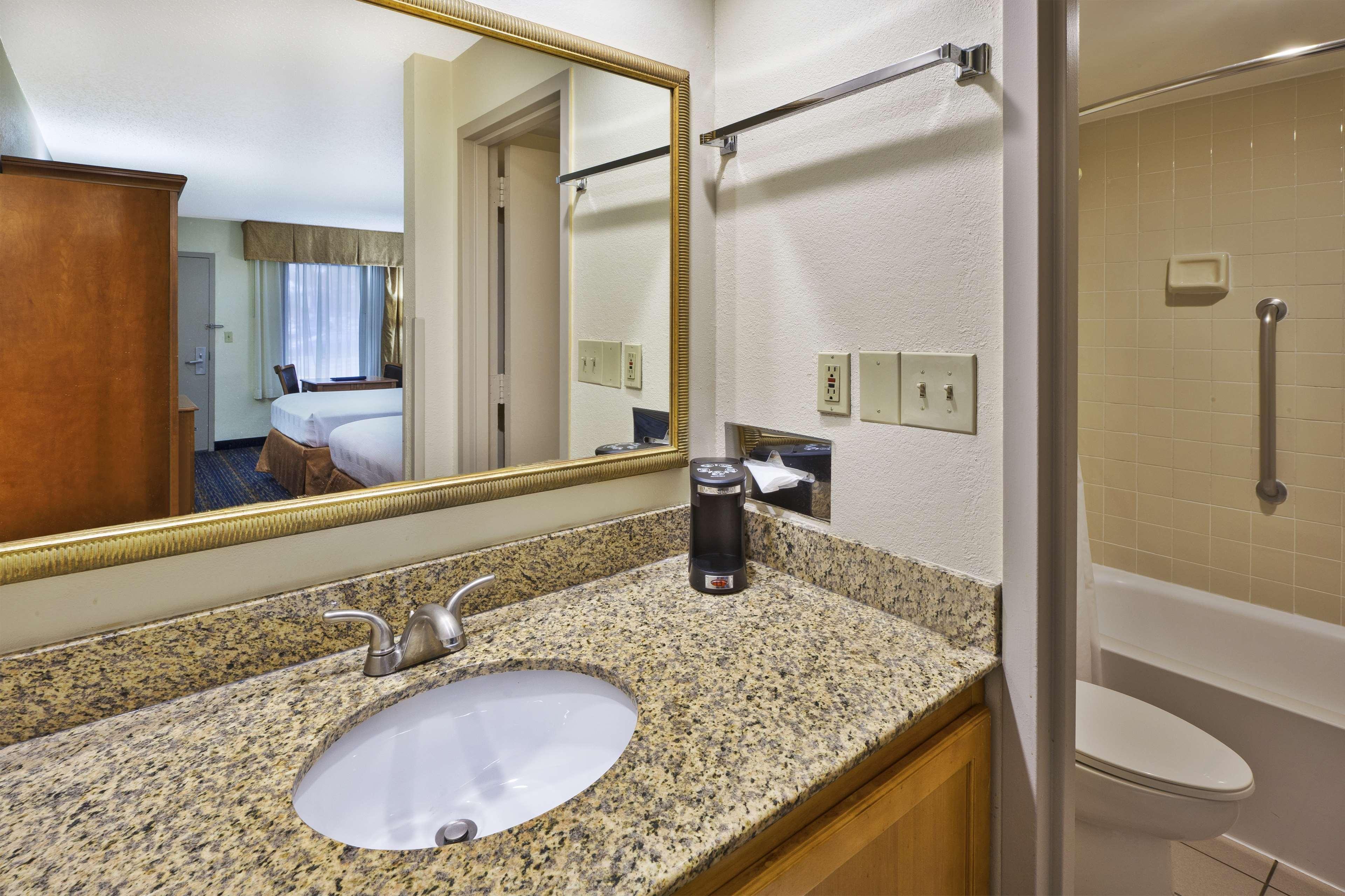 Best Western Dulles Airport Inn Стерлінґ Екстер'єр фото